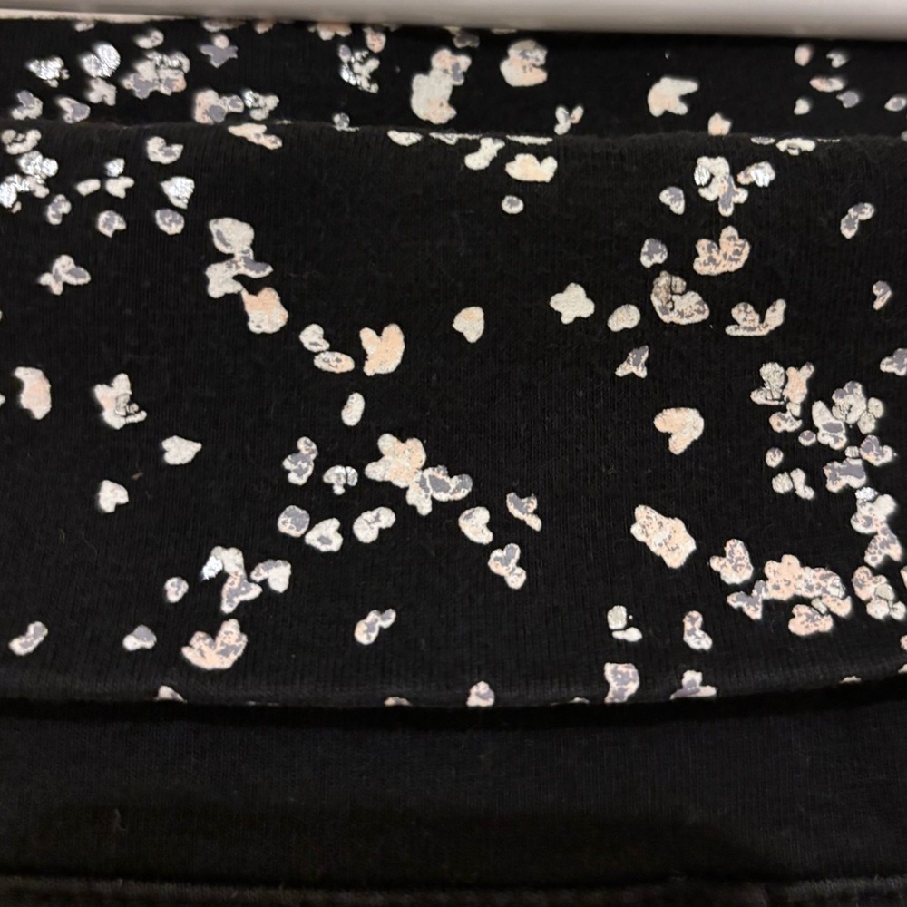 PINK Victoria’s Secret Black Flared Yoga Pants with Floral Waistband - Picture 3 of 4